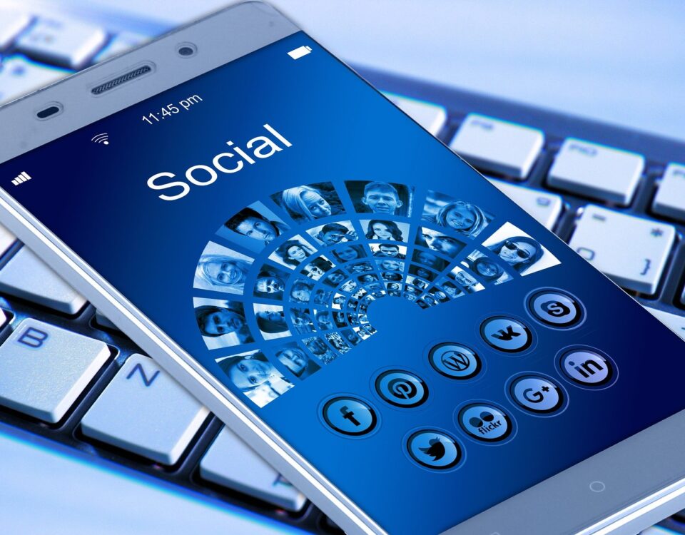 How Businesses Can Engage and Use Social Media the Best Way